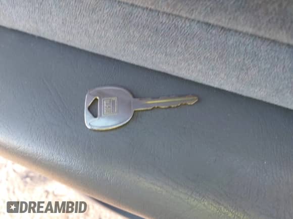 2002 Chevrolet Blazer LS с VIN 1GNCS18W12K127425, выставлен на аукционе IAAI как лот 41823290 с пробегом 182 949 миль миль и . История ставок и продаж доступна на DreamBid. Изображение 11.