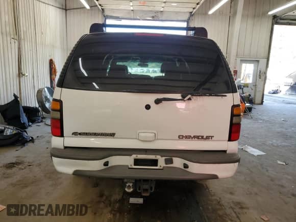 2005 Chevrolet Suburban Z71 with VIN 3GNFK16Z05G223102, listed as a Copart auction lot 81862155 with 261,304 mi miles and Salvage title. Bid and sale history available at DreamBid. Image 6.