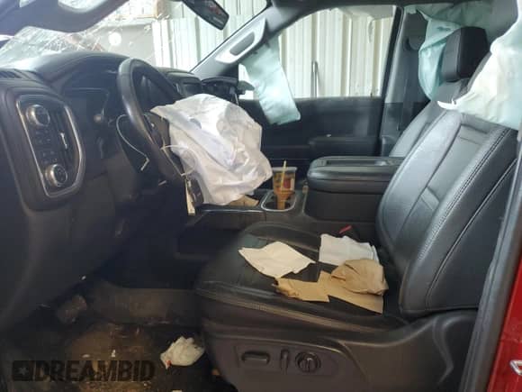 2021 GMC Sierra 1500 Denali z VIN 3GTU9FET0MG442081, wystawiony jako Copart lot #56964685 z przebiegiem 41 837 mil mil oraz Szkoda całkowita • Salvage title. Historia ofert i sprzedaży dostępna na DreamBid. Obrazek 7.