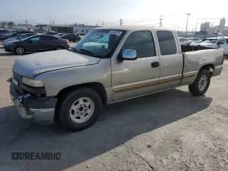 2002 Chevrolet Silverado 1500 с VIN 2GCEC19X721398494, выставлен на аукционе Copart как лот 81803275 с пробегом 267 248 миль миль и Списание • Salvage title. История ставок и продаж доступна на DreamBid. Изображение 1.
