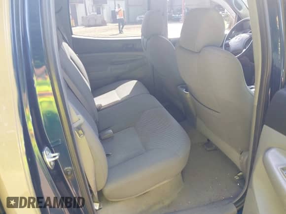 2007 Toyota Tacoma with VIN 5TEMU52N87Z455247, listed as a IAAI auction lot 42579120 with 207,782 mi miles and . Bid and sale history available at DreamBid. Image 8.