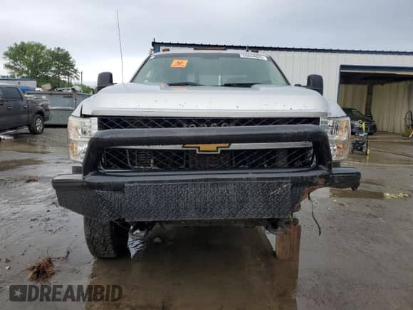 2013 Chevrolet Silverado 3500HD LTZ с VIN 1GC4K1C89DF120045, выставлен на аукционе Copart как лот 55034025 с пробегом 543 677 миль миль и Списание • Salvage title. История ставок и продаж доступна на DreamBid. Изображение 5.