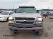 2004 Chevrolet Silverado 2500 LS z VIN 1GCGK23U84F189194, wystawiony jako IAAI lot #43081844 z przebiegiem 162 012 mil mil oraz . Historia ofert i sprzedaży dostępna na DreamBid. Obrazek 11.