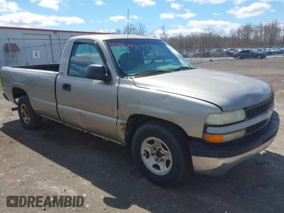 2000 Chevrolet Silverado 1500 with VIN 1GCEC14V2YE369725, listed as a IAAI auction lot 42088751 with 390,344 mi miles and . Bid and sale history available at DreamBid. Image 1.