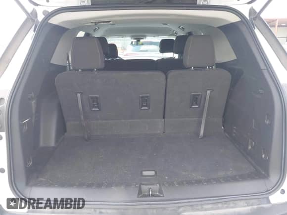 2021 Chevrolet Traverse LS с VIN 1GNERFKW9MJ171336, выставлен на аукционе IAAI как лот 43135599 с пробегом 63 765 миль миль и . История ставок и продаж доступна на DreamBid. Изображение 17.