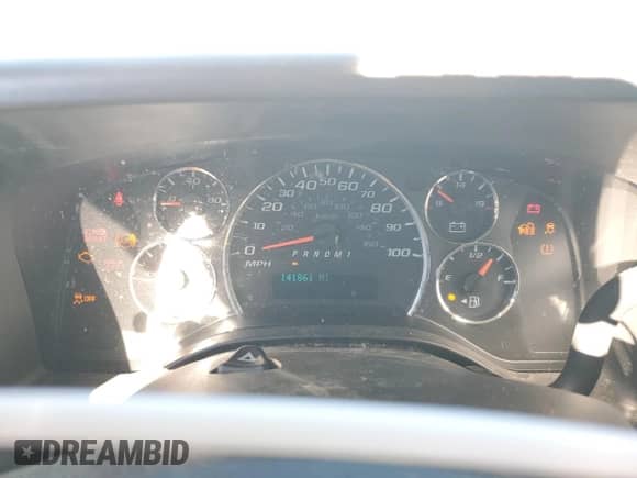 2018 Chevrolet Express Cargo с VIN 1GCWGAFG4J1338495, выставлен на аукционе Copart как лот 88013295 с пробегом 141 681 миль миль и Списание • Salvage title. История ставок и продаж доступна на DreamBid. Изображение 9.