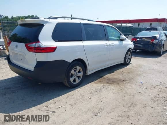 2019 Toyota Sienna LE Auto Access Seat с VIN 5TDKZ3DC5KS017185, выставлен на аукционе IAAI как лот 42814918 с пробегом 130 691 миль миль и . История ставок и продаж доступна на DreamBid. Изображение 4.