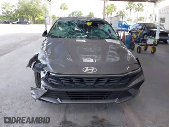 2025 Hyundai Elantra SEL Sport с VIN KMHLM4DG3SU866654, выставлен на аукционе IAAI как лот 42441058 с пробегом 4 605 миль миль и . История ставок и продаж доступна на DreamBid. Изображение 12.