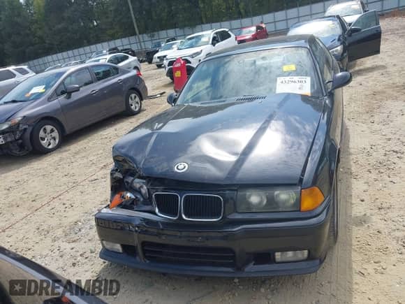 1995 BMW M3 с VIN WBSBF0328SEN91567, выставлен на аукционе IAAI как лот 43296303 с пробегом 92 798 миль миль и . История ставок и продаж доступна на DreamBid. Изображение 13.