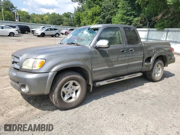 2004 Toyota Tundra SR5 z VIN 5TBRT34134S443967, wystawiony jako Copart lot #68913605 z przebiegiem Nie podano mil oraz Szkoda całkowita • Salvage title. Historia ofert i sprzedaży dostępna na DreamBid. Obrazek 1.