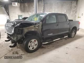 2013 Toyota Tundra Limited z VIN 5TFHY5F13DX283354, wystawiony jako Copart lot #81701604 z przebiegiem 151 822 mil mil oraz Szkoda całkowita • Salvage title. Historia ofert i sprzedaży dostępna na DreamBid. Obrazek 1.