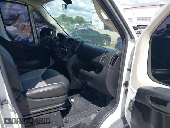 2017 Ram ProMaster Cargo with VIN 3C6TRVDG2HE541259, listed as a IAAI auction lot 43299201 with 86,795 mi miles and . Bid and sale history available at DreamBid. Image 5.