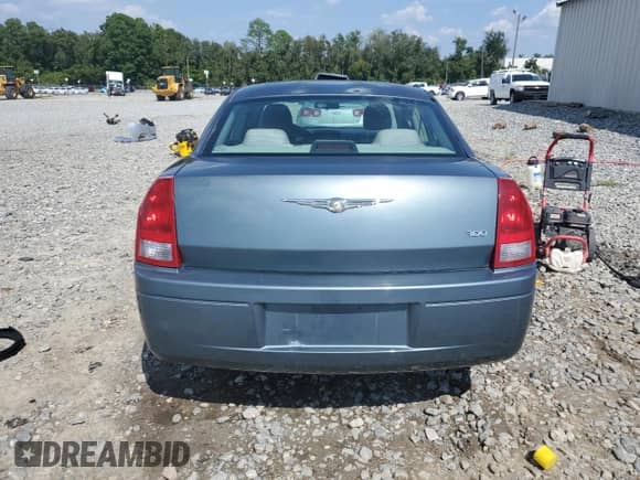 2006 Chrysler 300 with VIN 2C3KA43R06H365956, listed as a Copart auction lot 69290075 with 167,463 mi miles and Salvage title. Bid and sale history available at DreamBid. Image 6.