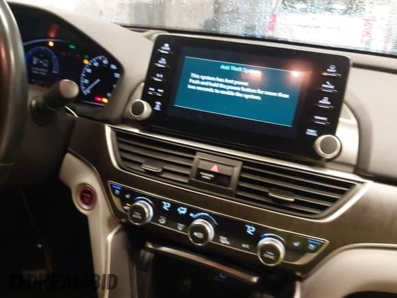 2018 Honda Accord Touring z VIN 1HGCV3F94JA001591, wystawiony jako IAAI lot #42161624 z przebiegiem 100 591 mil mil oraz . Historia ofert i sprzedaży dostępna na DreamBid. Obrazek 21.