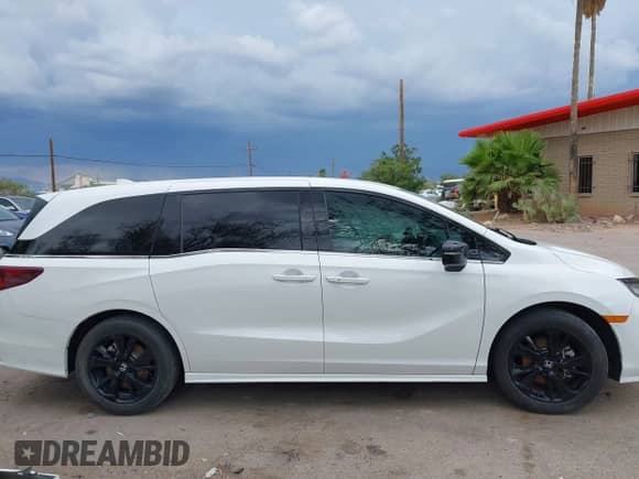 2024 Honda Odyssey Sport z VIN 5FNRL6H78RB005481, wystawiony jako IAAI lot #42809809 z przebiegiem 33 813 mil mil oraz . Historia ofert i sprzedaży dostępna na DreamBid. Obrazek 14.