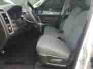 2020 Ram 1500 Tradesman z VIN 3C6RR6KT8LG127688, wystawiony jako Copart lot #64224635 z przebiegiem 55 839 mil mil oraz Szkoda całkowita • Salvage title. Historia ofert i sprzedaży dostępna na DreamBid. Obrazek 7.