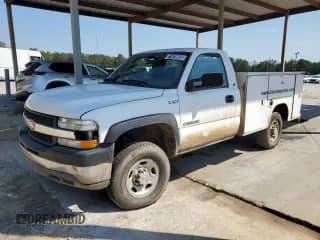 2002 Chevrolet Silverado 2500HD z VIN 1GBHC24U32E179194, wystawiony jako Copart lot #71976695 z przebiegiem 115 687 mil mil oraz Czysty tytuł • Clean title. Historia ofert i sprzedaży dostępna na DreamBid. Obrazek 1.