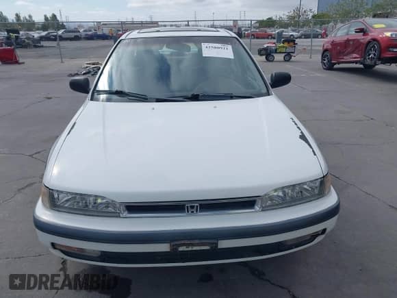 1990 Honda Accord LX with VIN JHMCB7652LC067333, listed as a IAAI auction lot 42580921 with 119,733 mi miles and . Bid and sale history available at DreamBid. Image 12.