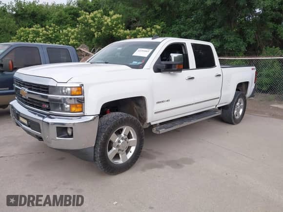 2015 Chevrolet Silverado 2500HD LTZ с VIN 1GC1KWEG7FF641157, выставлен на аукционе IAAI как лот 42294865 с пробегом 313 236 миль миль и . История ставок и продаж доступна на DreamBid. Изображение 2.