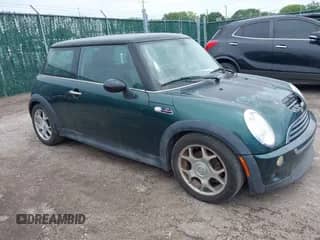 2006 MINI Hardtop S с VIN WMWRE335X6TJ39543, выставлен на аукционе IAAI как лот 42809507 с пробегом 157 893 миль миль и . История ставок и продаж доступна на DreamBid. Изображение 1.
