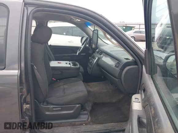 2010 Chevrolet Suburban LS с VIN 1GNUCHE07AR213838, выставлен на аукционе IAAI как лот 42523274 с пробегом 251 109 миль миль и . История ставок и продаж доступна на DreamBid. Изображение 5.