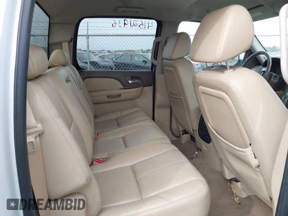 2009 GMC Sierra 1500 SLT z VIN 3GTEK33M59G208478, wystawiony jako IAAI lot #41621936 z przebiegiem 130 181 mil mil oraz . Historia ofert i sprzedaży dostępna na DreamBid. Obrazek 8.