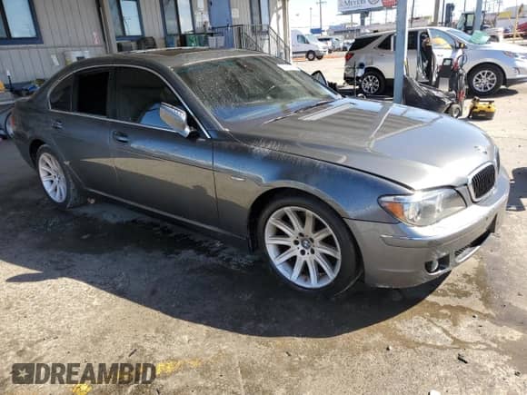 2007 BMW 7 Series 750i z VIN WBAHL83577DT10369, wystawiony jako Copart lot #49285885 z przebiegiem 95 291 mil mil oraz Szkoda całkowita • Salvage title. Historia ofert i sprzedaży dostępna na DreamBid. Obrazek 4.