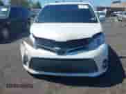 2020 Toyota Sienna XLE z VIN 5TDYZ3DC7LS025249, wystawiony jako IAAI lot #43052604 z przebiegiem 85 374 mil mil oraz . Historia ofert i sprzedaży dostępna na DreamBid. Obrazek 11.