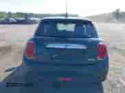 2015 MINI Hardtop z VIN WMWXM5C57F3A04447, wystawiony jako IAAI lot #43175332 z przebiegiem 84 307 mil mil oraz . Historia ofert i sprzedaży dostępna na DreamBid. Obrazek 16.