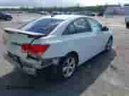 2014 Chevrolet Cruze 2LT z VIN 1G1PE5SB6E7357699, wystawiony jako IAAI lot #43325065 z przebiegiem 69 740 mil mil oraz . Historia ofert i sprzedaży dostępna na DreamBid. Obrazek 4.