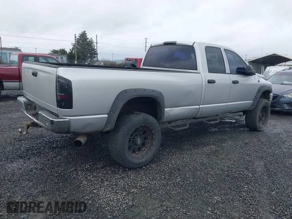 2006 Dodge 2500 SLT z VIN 1D7KS28C16J172981, wystawiony jako IAAI lot #41807076 z przebiegiem 350 498 mil mil oraz . Historia ofert i sprzedaży dostępna na DreamBid. Obrazek 4.