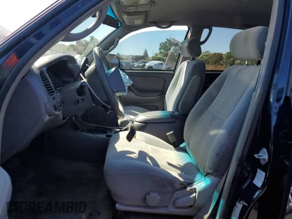 2004 Toyota Tundra SR5 z VIN 5TBET341X4S443964, wystawiony jako Copart lot #69156295 z przebiegiem 186 353 mil mil oraz Szkoda całkowita • Salvage title. Historia ofert i sprzedaży dostępna na DreamBid. Obrazek 7.