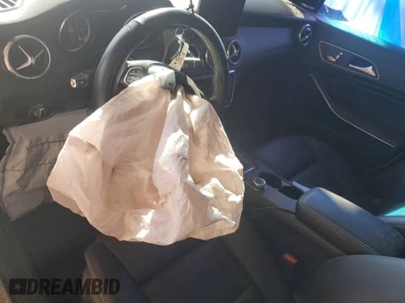 2018 Mercedes-Benz CLA 250 с VIN WDDSJ4EB1JN555525, выставлен на аукционе Copart как лот 84591765 с пробегом Не указан миль и Чистый • Clean title. История ставок и продаж доступна на DreamBid. Изображение 8.