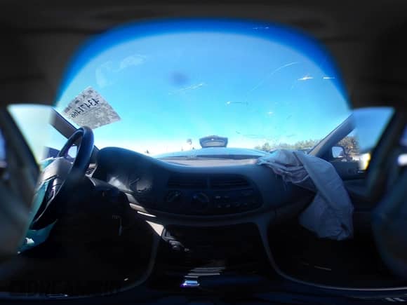 1996 Honda Accord EX z VIN 1HGCE6670TA006564, wystawiony jako IAAI lot #43471466 z przebiegiem 83 465 mil mil oraz . Historia ofert i sprzedaży dostępna na DreamBid. Obrazek 18.