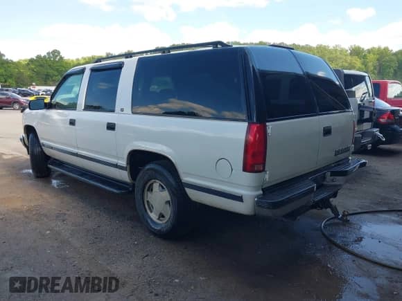 1997 Chevrolet Suburban с VIN 3GNFK16R2VG141730, выставлен на аукционе IAAI как лот 42208327 с пробегом 158 448 миль миль и . История ставок и продаж доступна на DreamBid. Изображение 3.