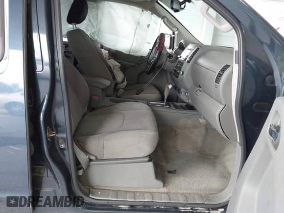 2015 Nissan Frontier SV with VIN 1N6AD0FV1FN742136, listed as a IAAI auction lot 43330683 with 130,630 mi miles and . Bid and sale history available at DreamBid. Image 5.