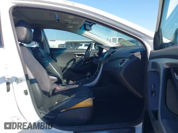 2016 Hyundai Elantra SE z VIN 5NPDH4AE2GH734504, wystawiony jako IAAI lot #43103164 z przebiegiem Nie podano mil oraz . Historia ofert i sprzedaży dostępna na DreamBid. Obrazek 5.