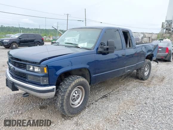 1998 Chevrolet Silverado 2500 с VIN 1GCGK29R6WE179646, выставлен на аукционе IAAI как лот 42213506 с пробегом 207 825 миль миль и . История ставок и продаж доступна на DreamBid. Изображение 2.