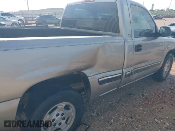 2000 Chevrolet Silverado 1500 LS with VIN 1GCEC14W2YZ179649, listed as a IAAI auction lot 42525015 with 284,859 mi miles and . Bid and sale history available at DreamBid. Image 17.