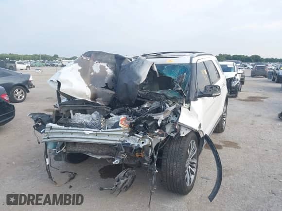 2016 Ford Explorer Platinum с VIN 1FM5K8HT4GGB62031, выставлен на аукционе IAAI как лот 43065927 с пробегом Не указан миль и . История ставок и продаж доступна на DreamBid. Изображение 2.