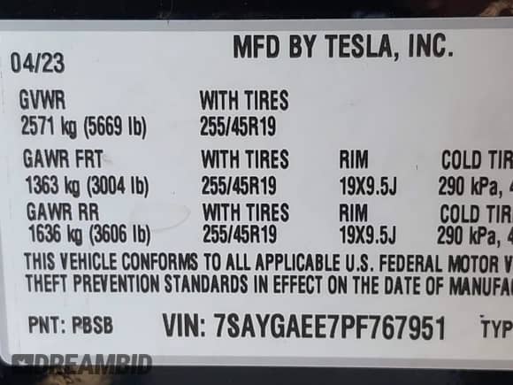 2023 Tesla Model Y Long Range z VIN 7SAYGAEE7PF767951, wystawiony jako IAAI lot #43128878 z przebiegiem 36 431 mil mil oraz . Historia ofert i sprzedaży dostępna na DreamBid. Obrazek 9.