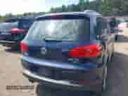 2012 Volkswagen Tiguan S с VIN WVGBV7AX2CW571887, выставлен на аукционе IAAI как лот 43037028 с пробегом 111 206 миль миль и . История ставок и продаж доступна на DreamBid. Изображение 16.