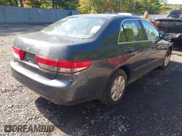 2004 Honda Accord LX с VIN 1HGCM56314A020632, выставлен на аукционе IAAI как лот 43293843 с пробегом 232 679 миль миль и . История ставок и продаж доступна на DreamBid. Изображение 4.