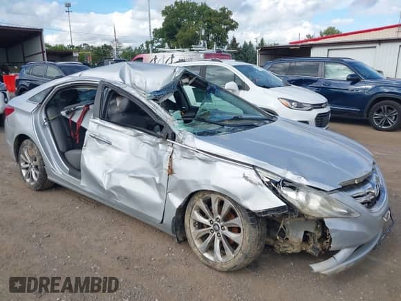 2011 Hyundai Sonata SE with VIN 5NPEC4AC7BH114905, listed as a IAAI auction lot 43384578 with 176,361 mi miles and . Bid and sale history available at DreamBid. Image 6.