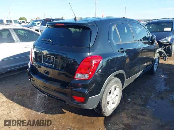 2020 Chevrolet Trax LS z VIN 3GNCJKSB5LL289802, wystawiony jako IAAI lot #42817950 z przebiegiem 66 678 mil mil oraz . Historia ofert i sprzedaży dostępna na DreamBid. Obrazek 4.