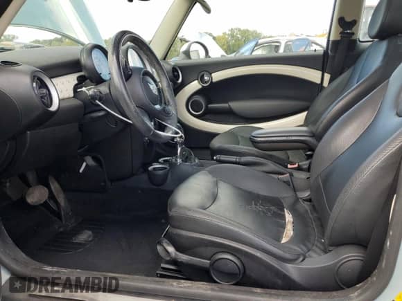 2013 MINI Hardtop with VIN WMWSU3C54DT686776, listed as a Copart auction lot 84417085 with Not provided miles and Salvage title. Bid and sale history available at DreamBid. Image 7.