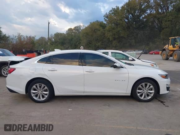 2019 Chevrolet Malibu LT z VIN 1G1ZD5ST0KF211689, wystawiony jako IAAI lot #43405776 z przebiegiem 116 571 mil mil oraz . Historia ofert i sprzedaży dostępna na DreamBid. Obrazek 13.