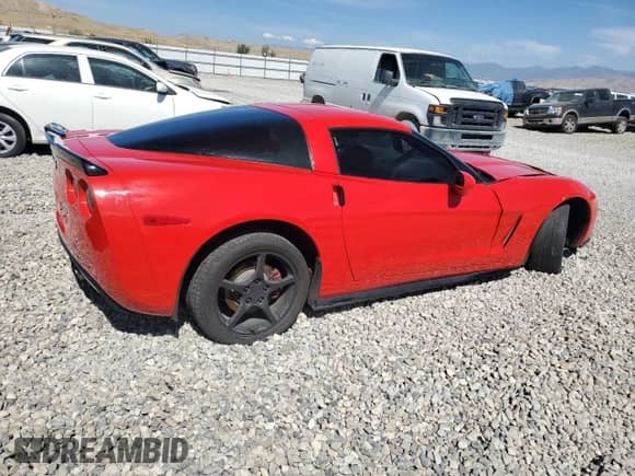 2013 Chevrolet Corvette 1LT z VIN 1G1YE2DWXD5103782, wystawiony jako Copart lot #69299815 z przebiegiem 29 149 mil mil oraz Szkoda całkowita • Salvage title. Historia ofert i sprzedaży dostępna na DreamBid. Obrazek 3.