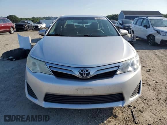 2013 Toyota Camry L z VIN 4T1BF1FK8DU232412, wystawiony jako Copart lot #66450505 z przebiegiem 148 506 mil mil oraz Czysty tytuł • Clean title. Historia ofert i sprzedaży dostępna na DreamBid. Obrazek 5.