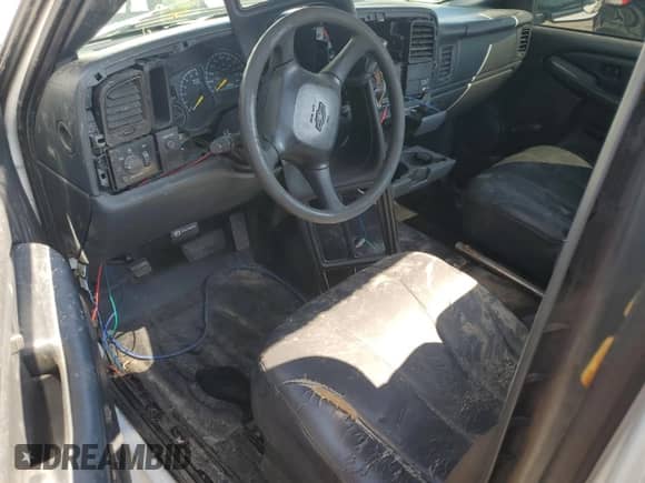 1999 Chevrolet Silverado 1500 с VIN 1GCEC14W9XE200521, выставлен на аукционе Copart как лот 71100125 с пробегом 339 452 миль миль и Списание • Salvage title. История ставок и продаж доступна на DreamBid. Изображение 8.